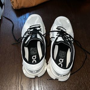 Brand new on clouds size 7.5